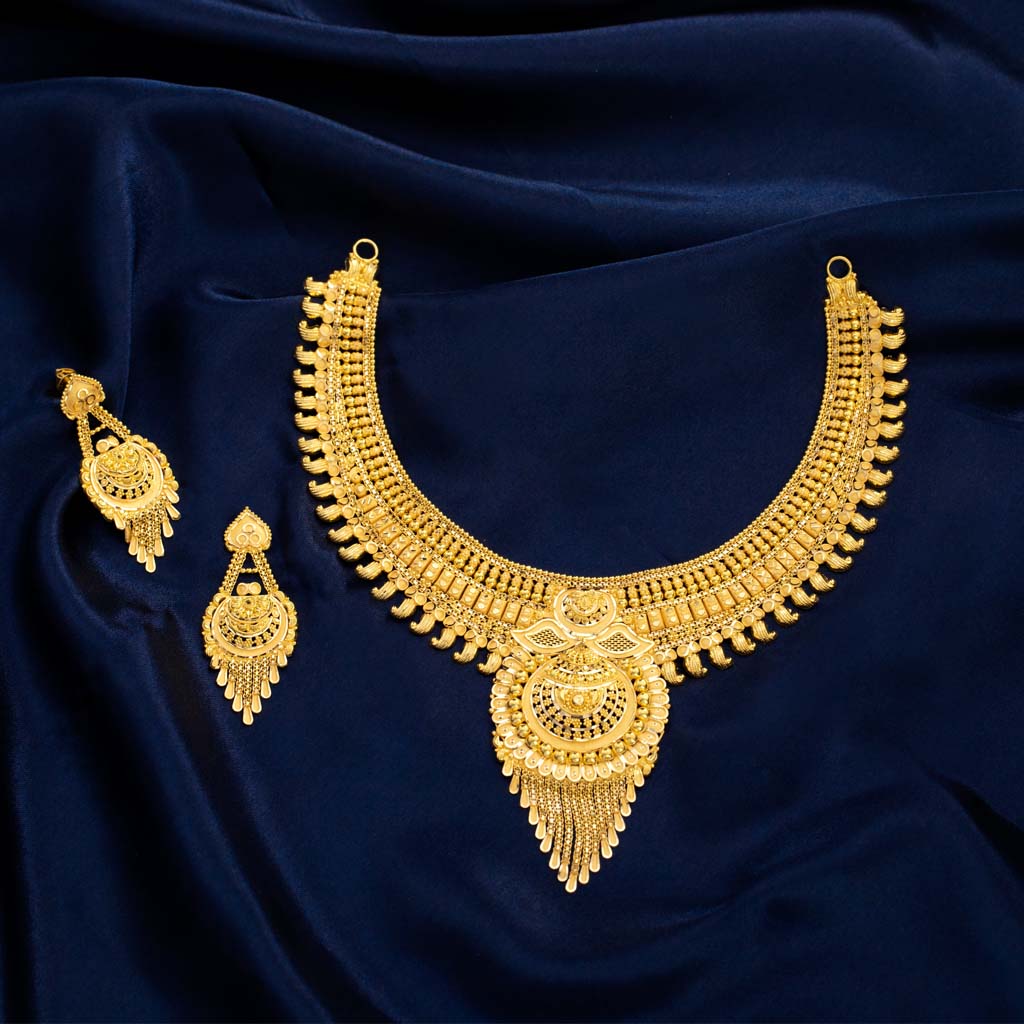 Gold Necklace Set for Women  Buy Gold Necklace Set Online India - Manubhai  Jewellers
